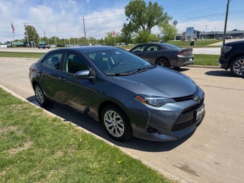 Used 2018 Toyota Corolla LE FWD image 7
