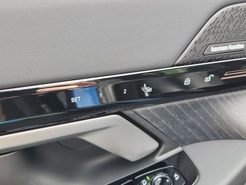New 2026 BMW 530i xDrive w/ Premium Package AWD/4WD image 16