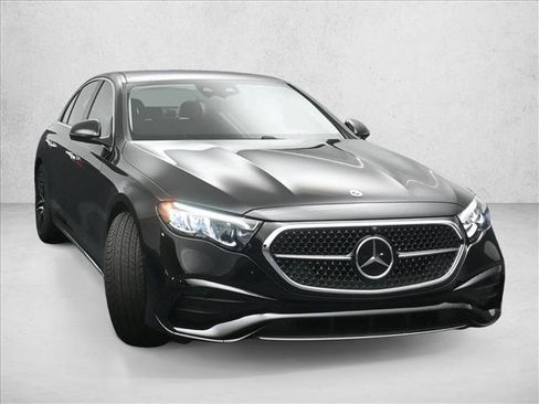 New 2026 Mercedes-Benz E 350 4MATIC Sedan image 3