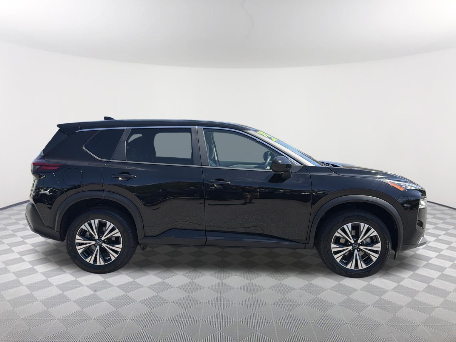 Used 2023 Nissan Rogue SV FWD image 18