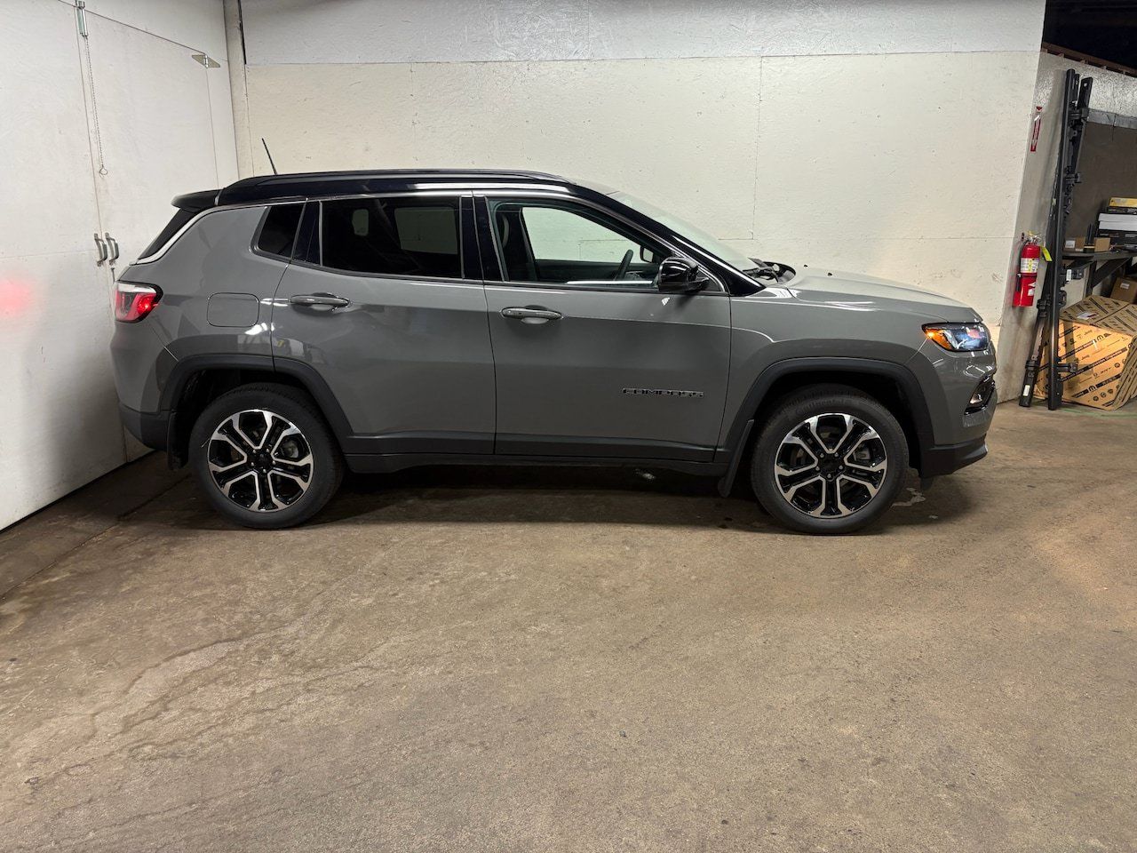 Used 2024 Jeep Compass Limited AWD/4WD image 4