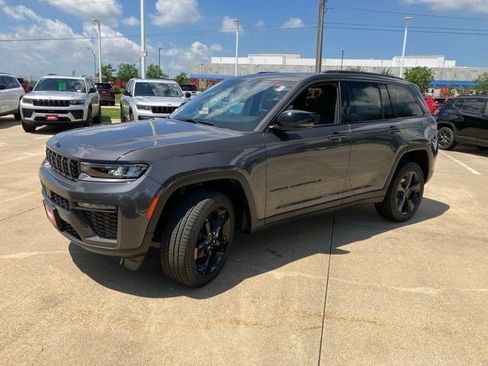 New 2026 Jeep Grand Cherokee Limited AWD/4WD image 3