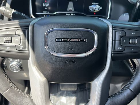 Used 2023 GMC Sierra 1500 Denali AWD/4WD image 19