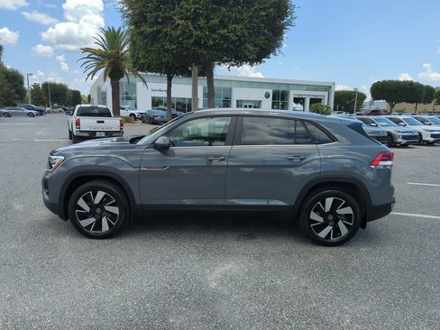 New 2026 Volkswagen Atlas Cross Sport SE FWD image 11