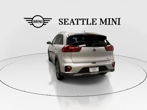 Used 2020 Kia Niro EX FWD image 9