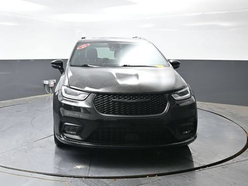 Used 2025 Chrysler Pacifica Limited FWD image 7