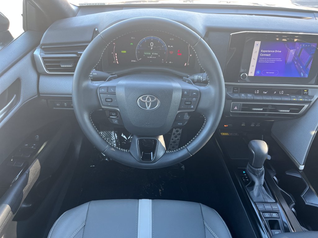 Used 2025 Toyota Camry SE w/ Convenience Package FWD image 13