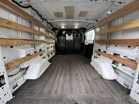 Used 2024 Ford Transit 250 Low Roof w/ Exterior Upgrade Package image 9