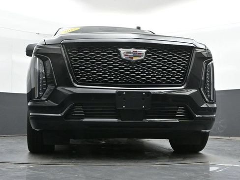 Used 2025 Cadillac Escalade Sport w/ Touring Package AWD/4WD image 39