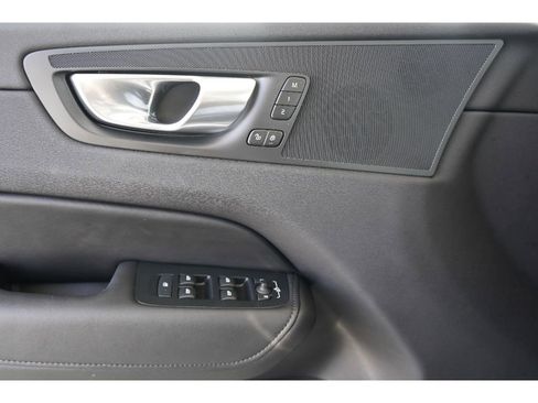 New 2025 Volvo XC60 B5 Core w/ Climate Package image 10