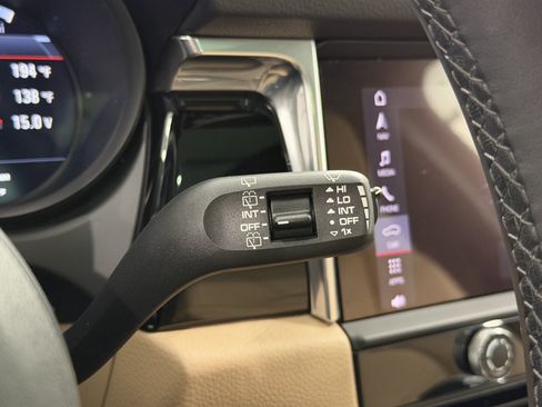 Certified 2025 Porsche Macan image 46