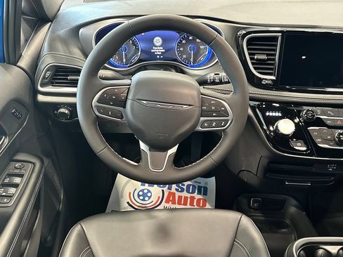 New 2027 Chrysler Pacifica Select AWD/4WD image 32