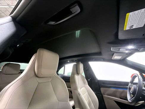 Used 2025 Porsche Macan Electric image 27