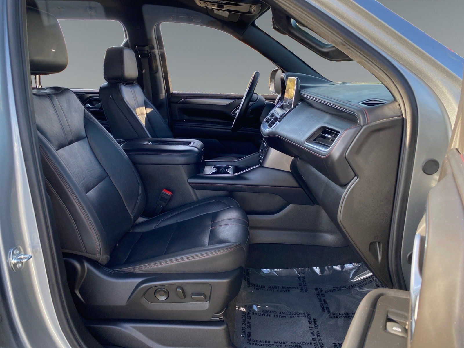 Used 2024 Chevrolet Suburban RST RWD image 15