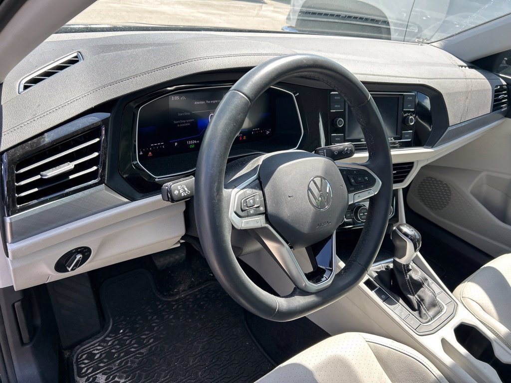 Used 2024 Volkswagen Jetta SE w/ Panoramic Sunroof Package FWD image 23
