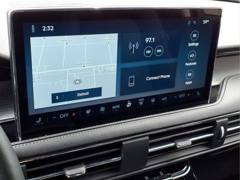 Used 2024 Lincoln Corsair AWD w/ Equipment Group 101A image 18