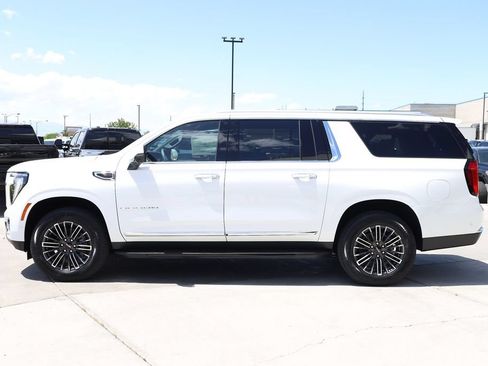 New 2026 GMC Yukon XL Elevation AWD/4WD image 3