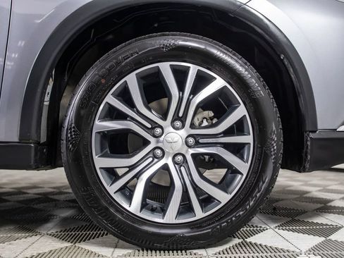 Used 2018 Mitsubishi Outlander ES FWD image 37