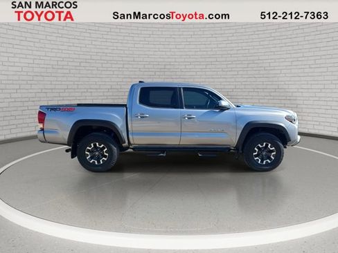 Used 2019 Toyota Tacoma TRD Off-Road image 4