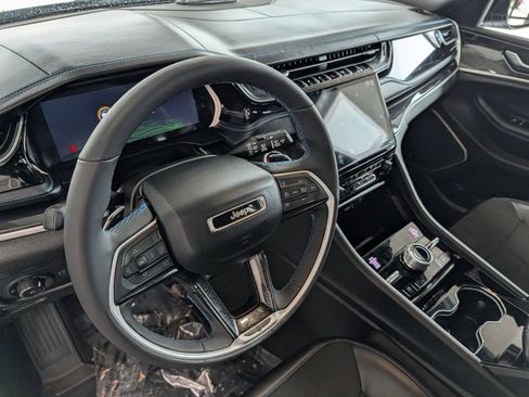 Used 2022 Jeep Grand Cherokee Trailhawk w/ Advanced Protech Group II image 19