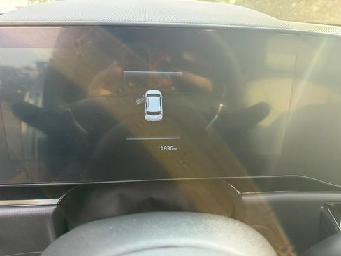 Used 2025 Kia Niro EX Touring FWD image 3
