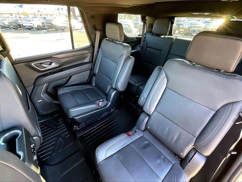 Used 2023 Chevrolet Tahoe Z71 w/ Luxury Package image 29