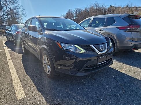 Used 2019 Nissan Rogue Sport S w/ Appearance Package image 1