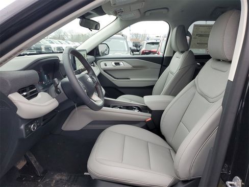 New 2026 Ford Explorer Active w/ Active Comfort Package image 8