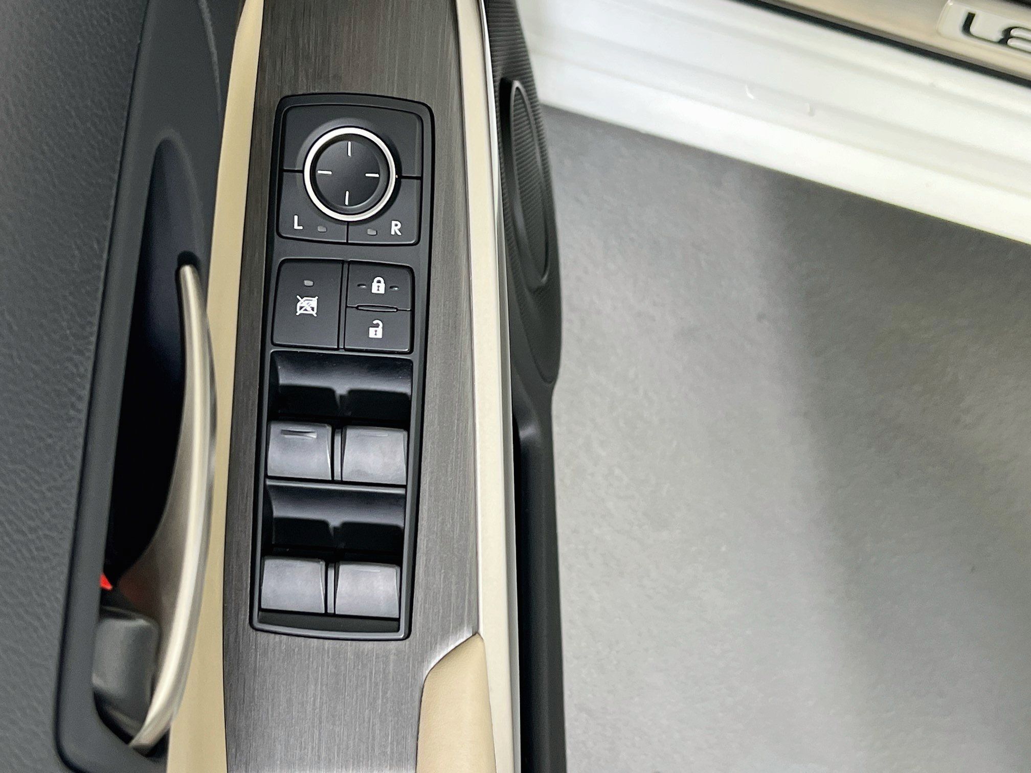 Used 2019 Lexus IS 300 F Sport w/ F Sport Package AWD/4WD image 17