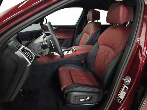 Used 2025 BMW X6 xDrive40i w/ Climate Comfort Package image 19