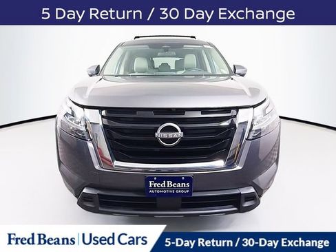 Used 2022 Nissan Pathfinder SV AWD/4WD image 2
