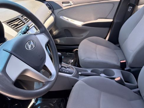 Used 2013 Hyundai Accent GLS FWD image 16