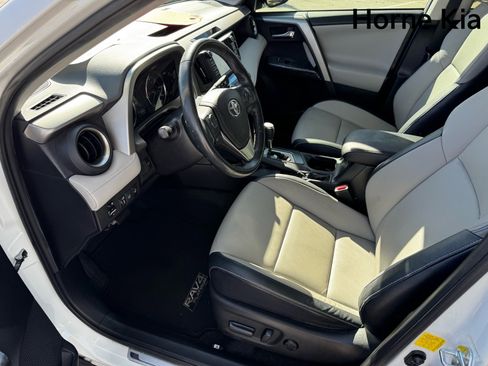 Used 2017 Toyota RAV4 Platinum image 9