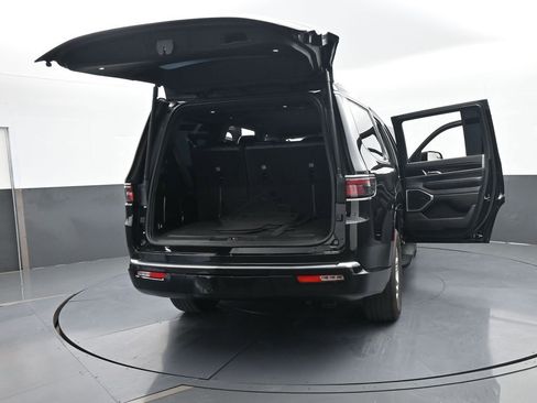 Used 2024 Jeep Wagoneer 2WD image 69