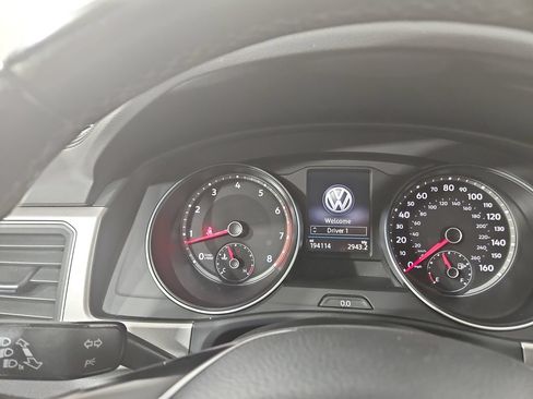 Used 2018 Volkswagen Atlas SE AWD/4WD image 16