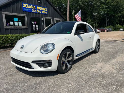 Used 2013 Volkswagen Beetle 2.0T image 9