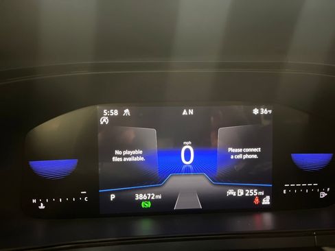 Certified 2023 Volkswagen Taos SE w/ Panoramic Sunroof Package image 3