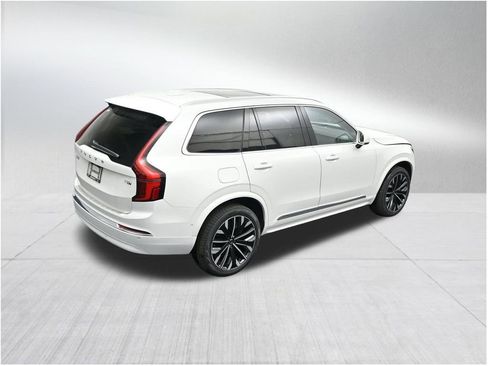 New 2026 Volvo XC90 T8 Ultra w/ Protection Package Premier AWD/4WD image 17