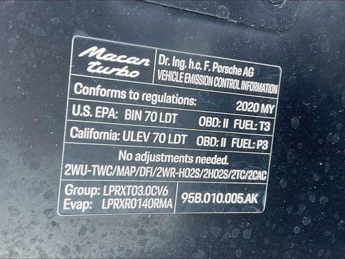 Used 2020 Porsche Macan Turbo image 31