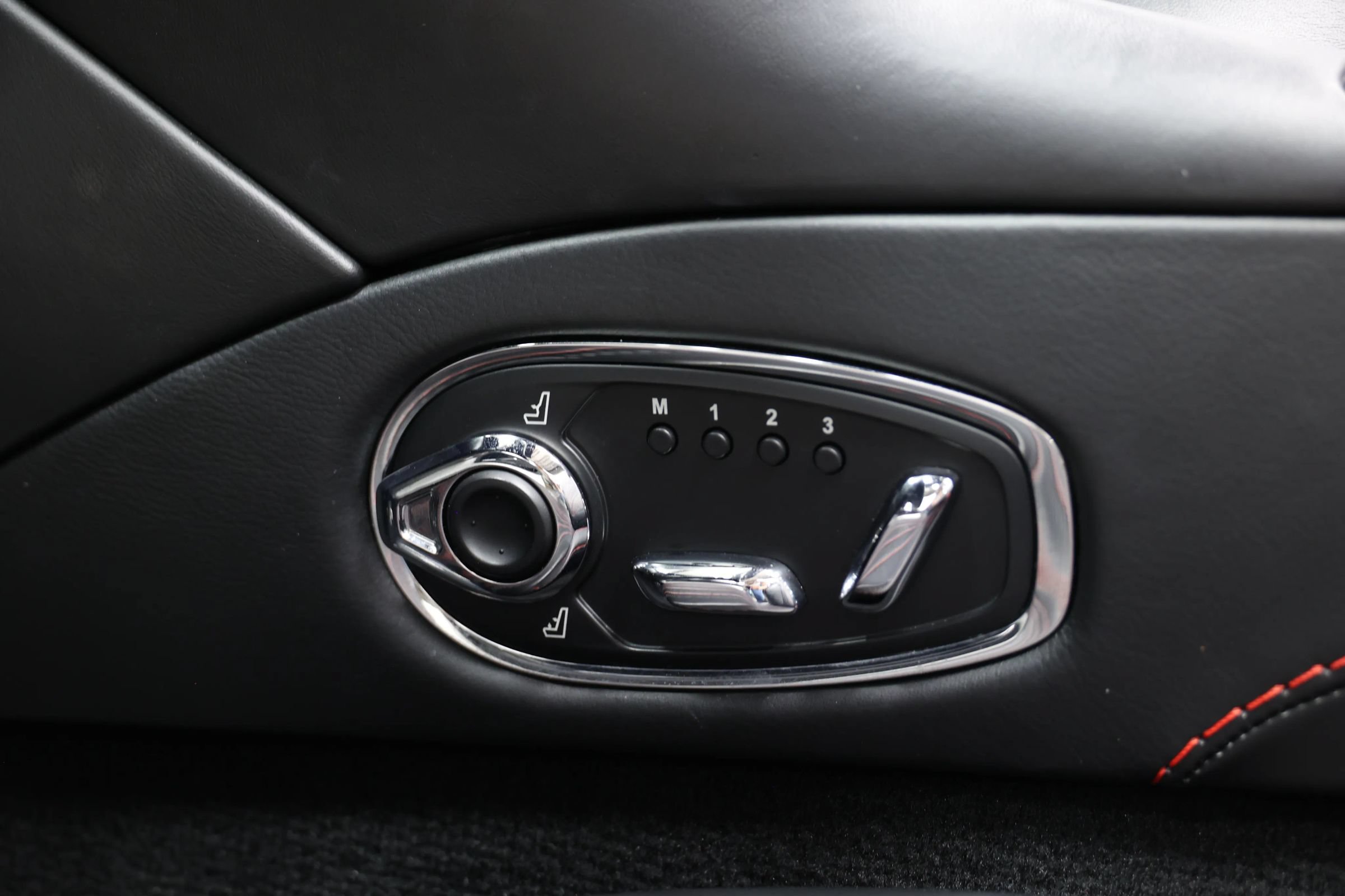 Used 2019 Aston Martin DB11 Volante RWD image 50