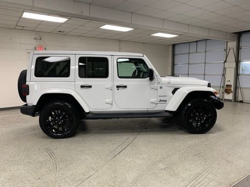 Used 2024 Jeep Wrangler Unlimited Sahara w/ Safety Group AWD/4WD image 7