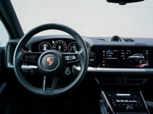 Certified 2026 Porsche Cayenne E-Hybrid AWD/4WD image 22
