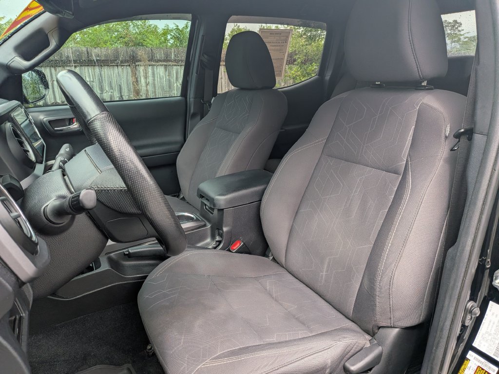 Used 2016 Toyota Tacoma TRD Sport w/ Towing Package RWD image 12