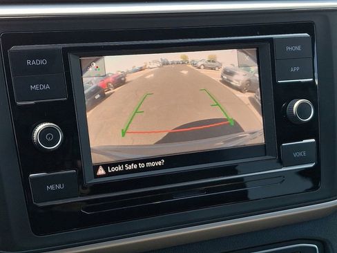 Used 2023 Volkswagen Atlas Cross Sport SE image 18