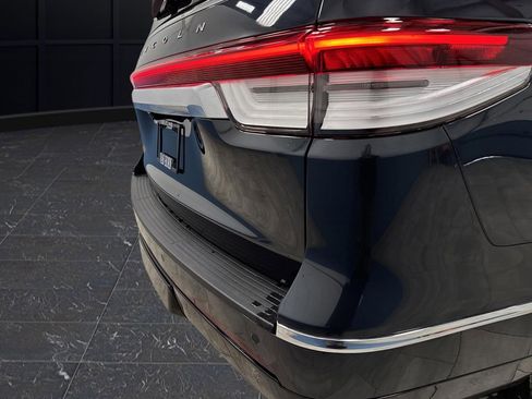 Used 2024 Lincoln Navigator Premiere image 37