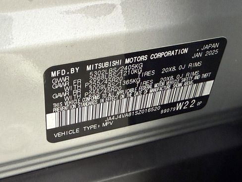 Used 2025 Mitsubishi Outlander AWD image 24