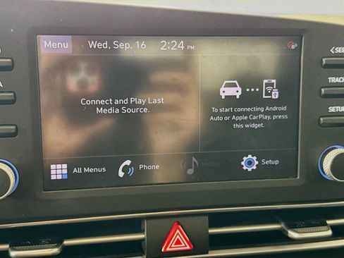Used 2022 Hyundai Elantra SEL FWD image 14