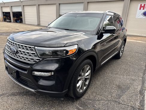 Used 2023 Ford Explorer Limited RWD image 3