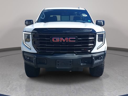 Used 2024 GMC Sierra 1500 AT4X image 2