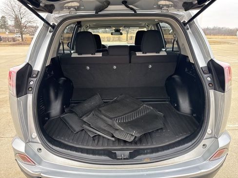 Used 2018 Toyota RAV4 XLE w/ Convenience Package image 19